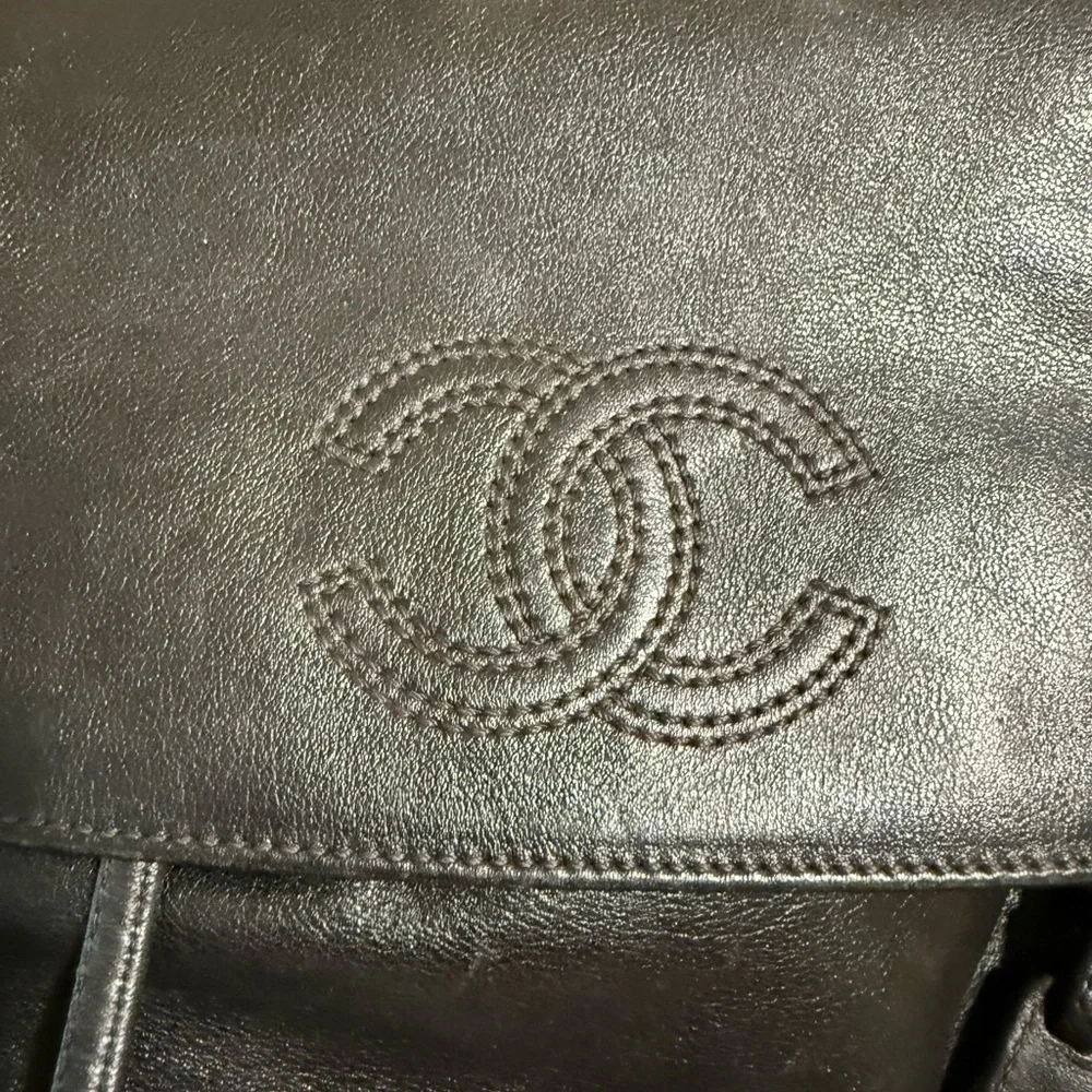 CHANEL Black Leather Backpack - Picture 3 of 16